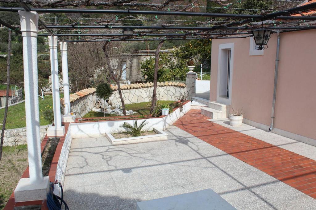Radovcic Apartments And Rooms Trsteno Exterior foto